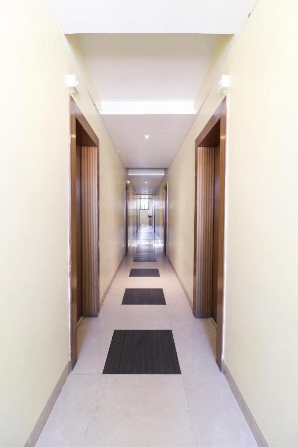 Oyo 10679 Hotel Nanashree Executive Vagholi Eksteriør billede