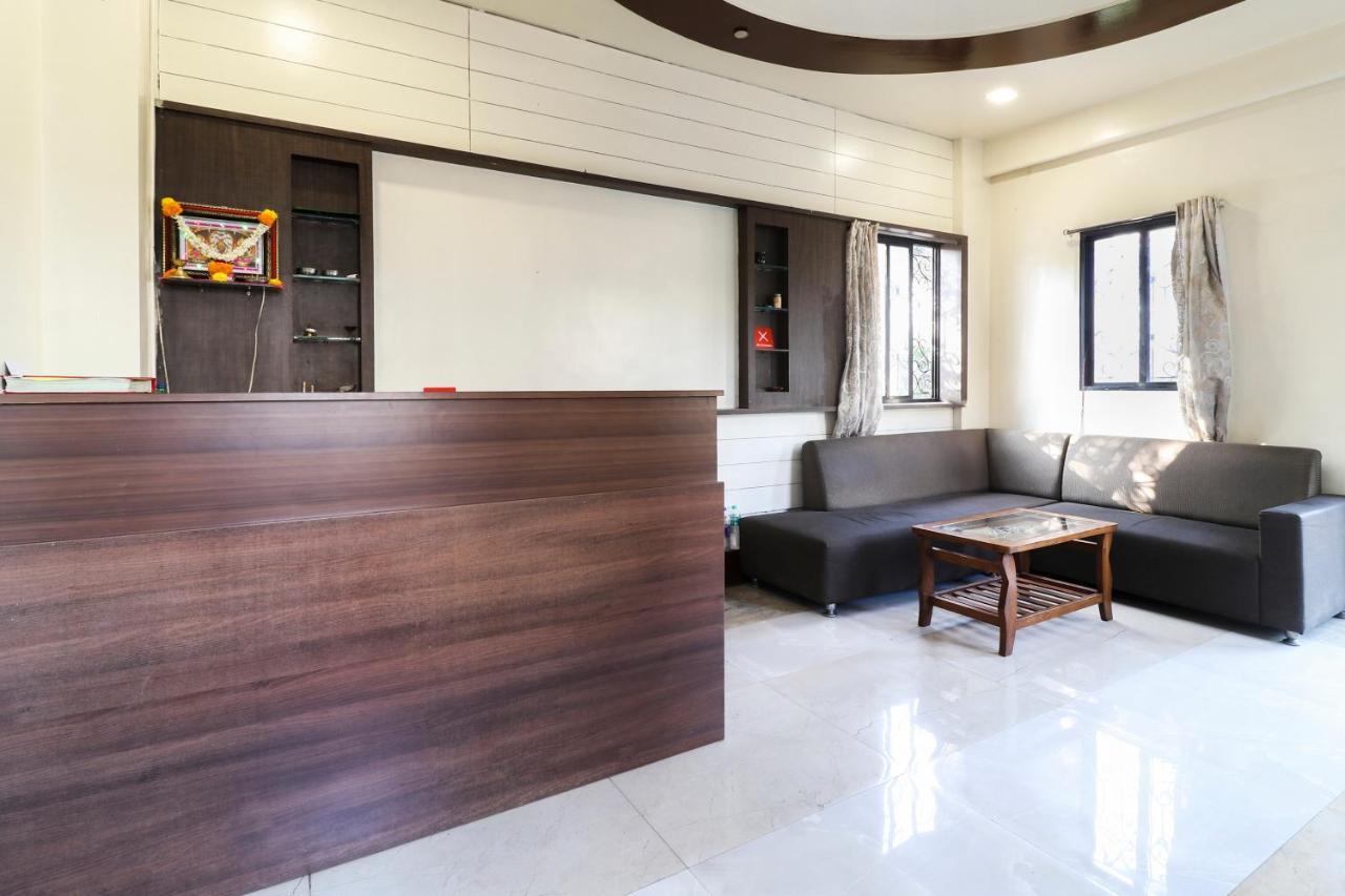 Oyo 10679 Hotel Nanashree Executive Vagholi Eksteriør billede